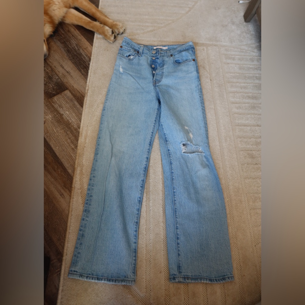 Levi’s Ribcage Straight - Picture 2 of 5
